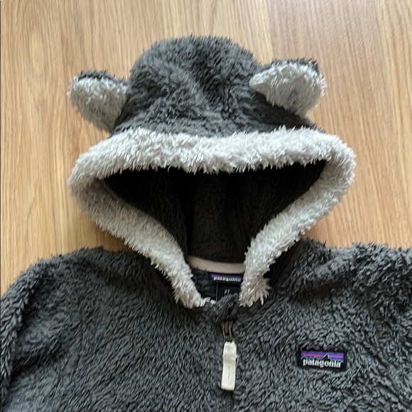 Patagonia Gray and Cream Fleece Fox Jacket Baby Furry Friends Hoody - Picture 4 of 10